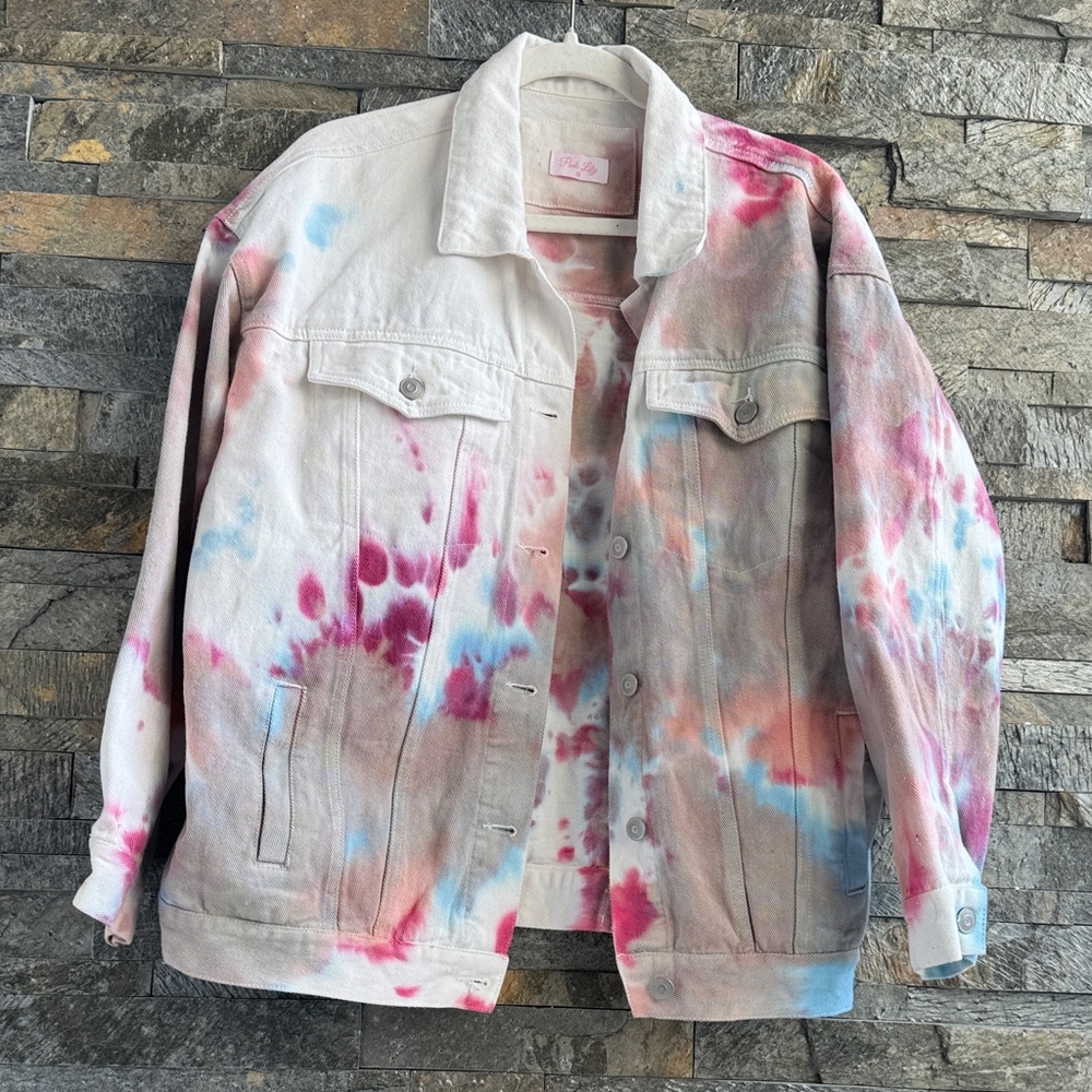 🔥 Pink Lily Size Medium Tie-Dye Denim Jacket